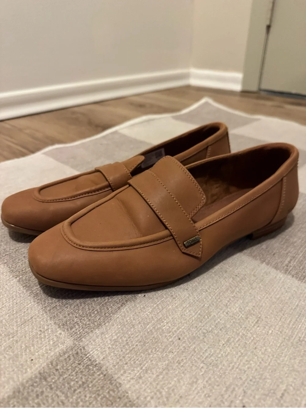 TOMS Women’s Cognac Brown Leather Slip-On Loafers